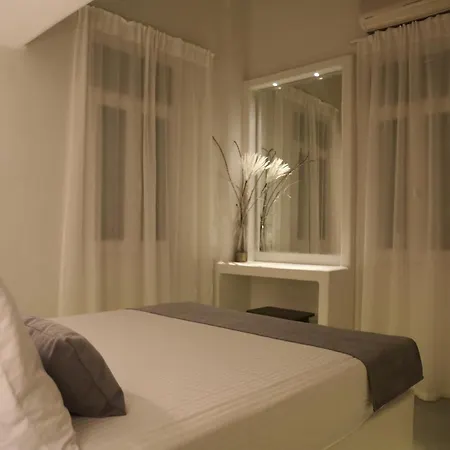 מלון דירות Dafni's Philoxenia נאוסה