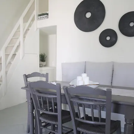 Dafni's Philoxenia נאוסה