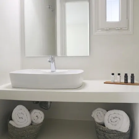 מלון דירות Dafni's Philoxenia נאוסה