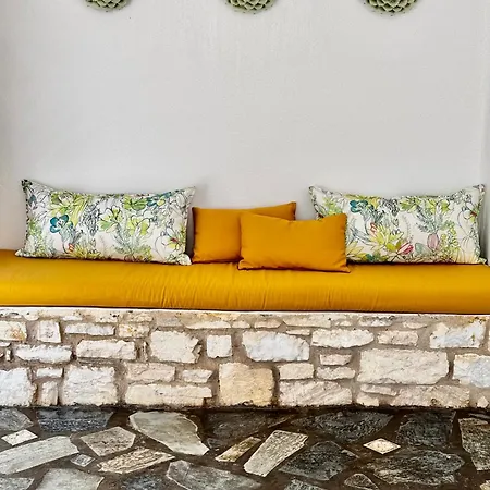 Dafni's Philoxenia מלון דירות 4*