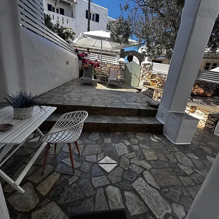 Dafni's Philoxenia מלון דירות נאוסה