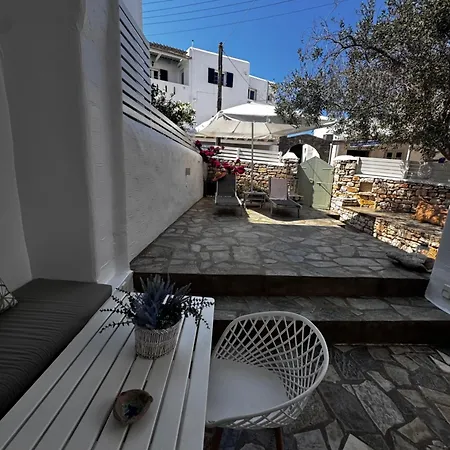 Dafni's Philoxenia מלון דירות נאוסה