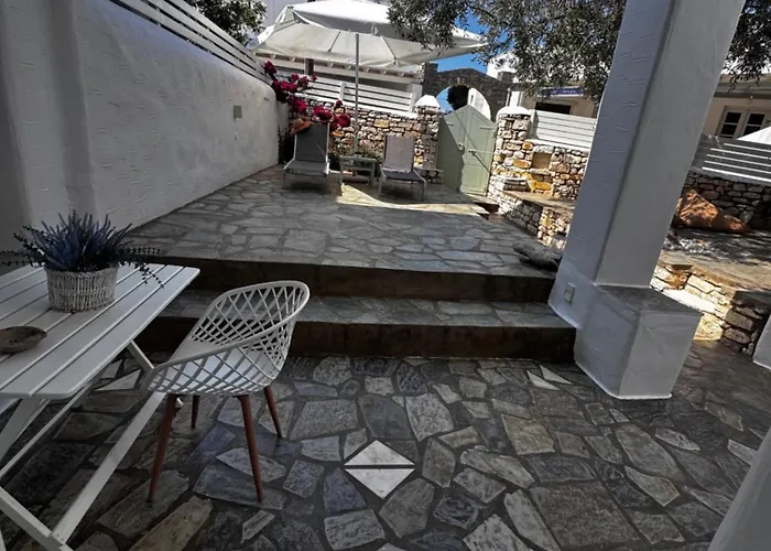 Dafni's Philoxenia Lägenhetshotell Naousa